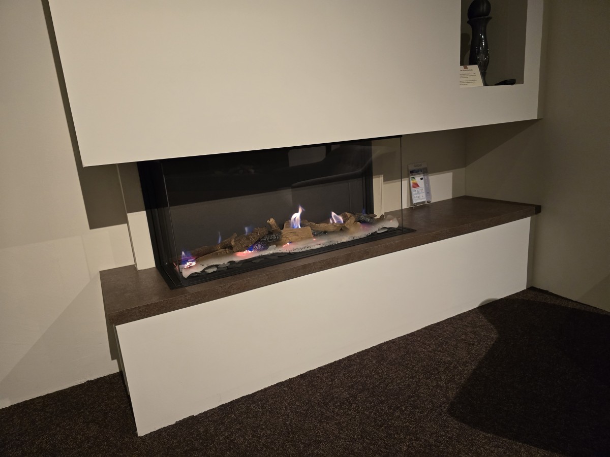 Showroommodel Global 100 Triple met maatwerk blad -50% korting