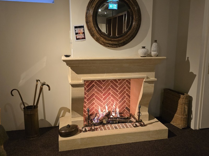 Showroommodel Kalfire schouw Avignon met open vuur -60% korting